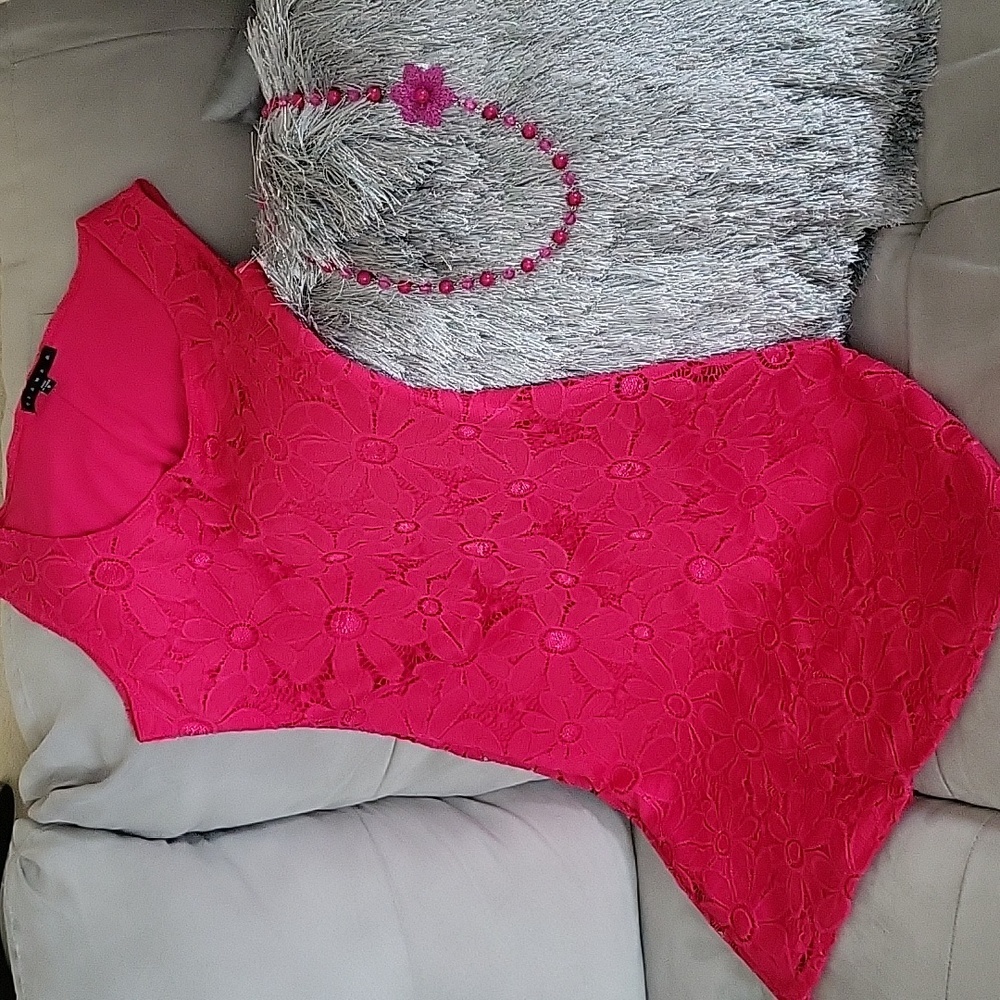 Hot Pink Dress w/necklace! Super Cute